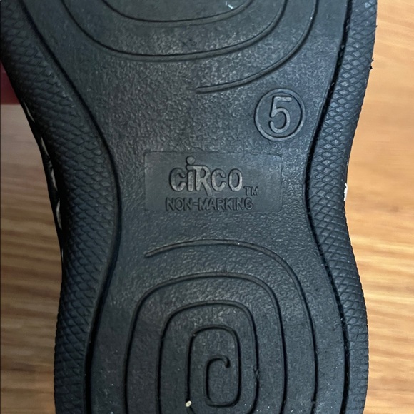 Brown Leather Mary Jane Shoes with ladybug detail - Picture 5 of 5